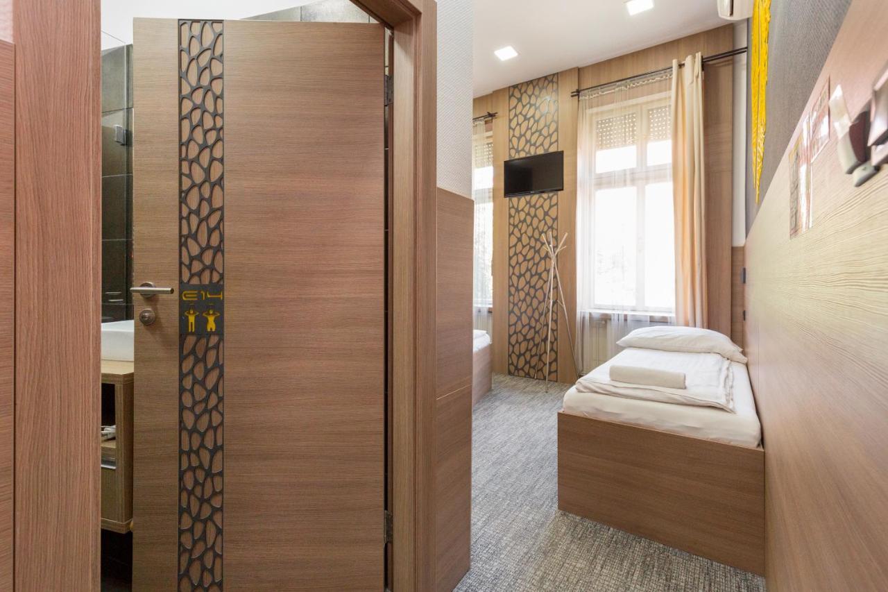 E14 Design Hostel Budapest Luaran gambar